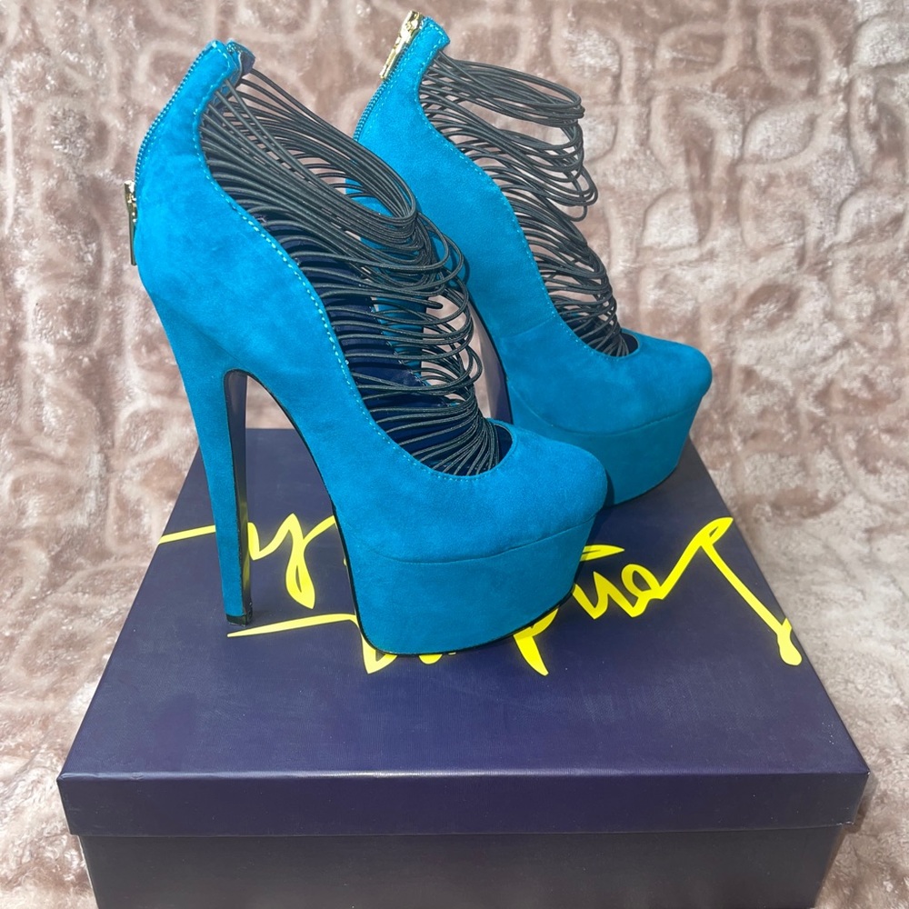 London Trash 'Ceres' Platform Pumps - Picture 2 of 7